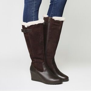 UGG wedge boots Mischa‎ Waterproof Boot size 8 burgundy NWOT